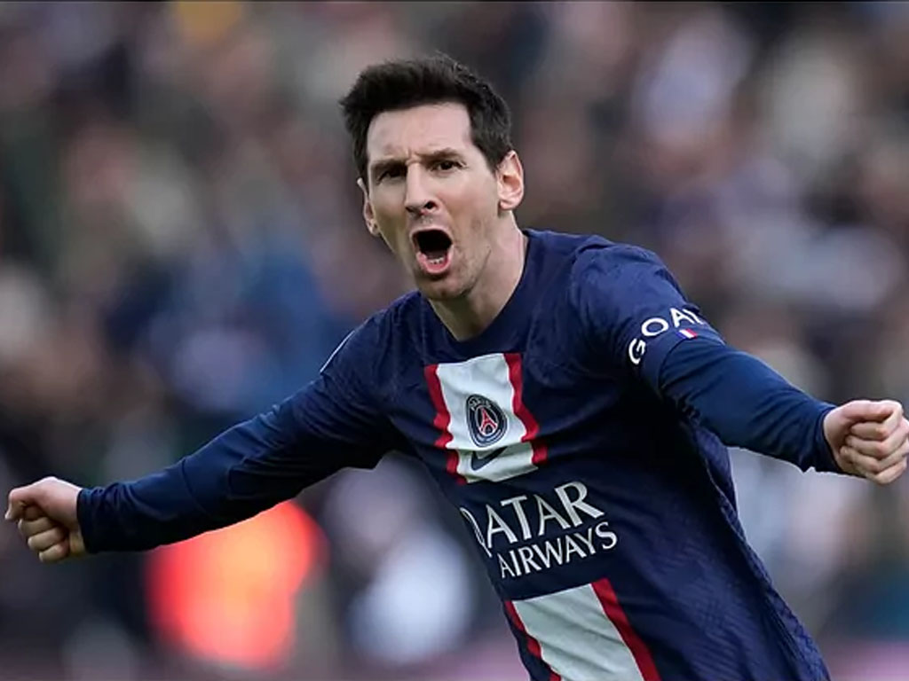 messi rayakan gol di psg