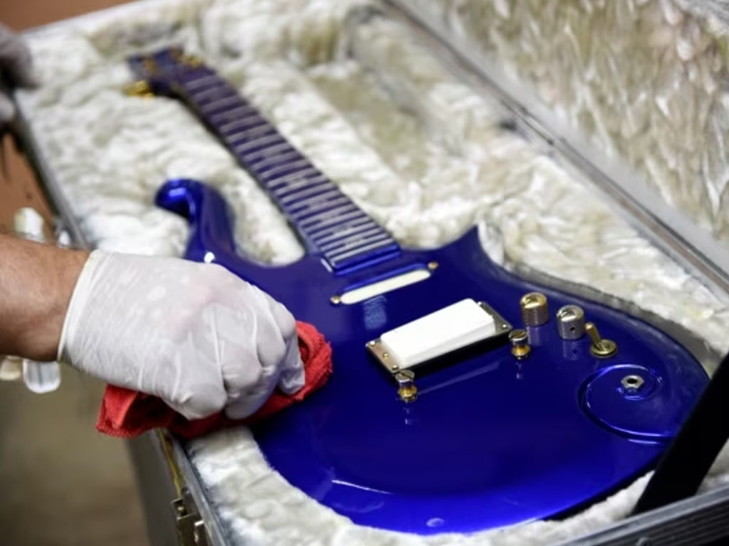 gitar awan biru