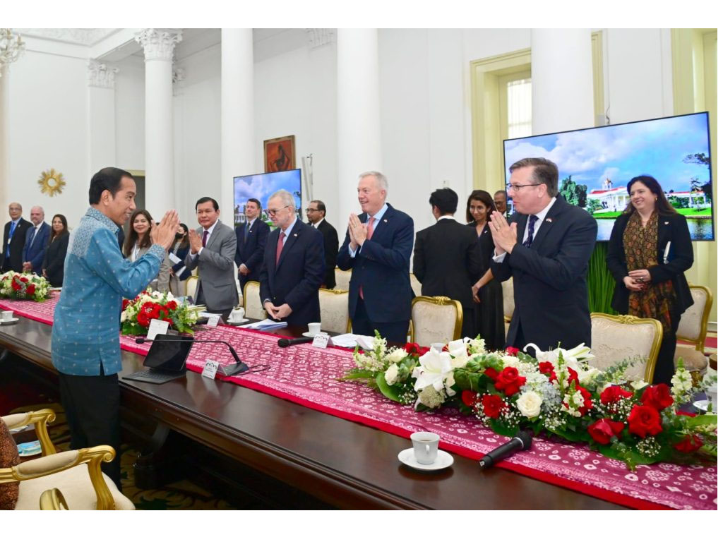 jokowi terima kunjungan us abc