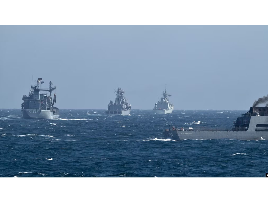Kapal perang NATO di Laut Hitam