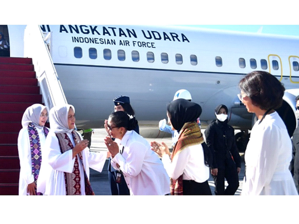 iriana dan oase ke bali