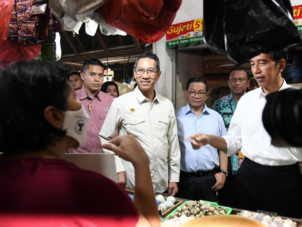 jokowi di pasar menteng pulo
