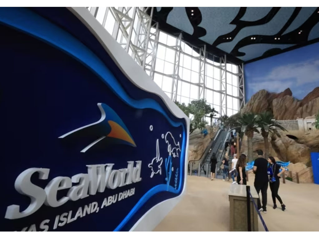 Suasana di SeaWorld abu dhabi