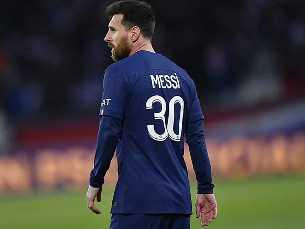 Lionel Messi pakai jersey PSG