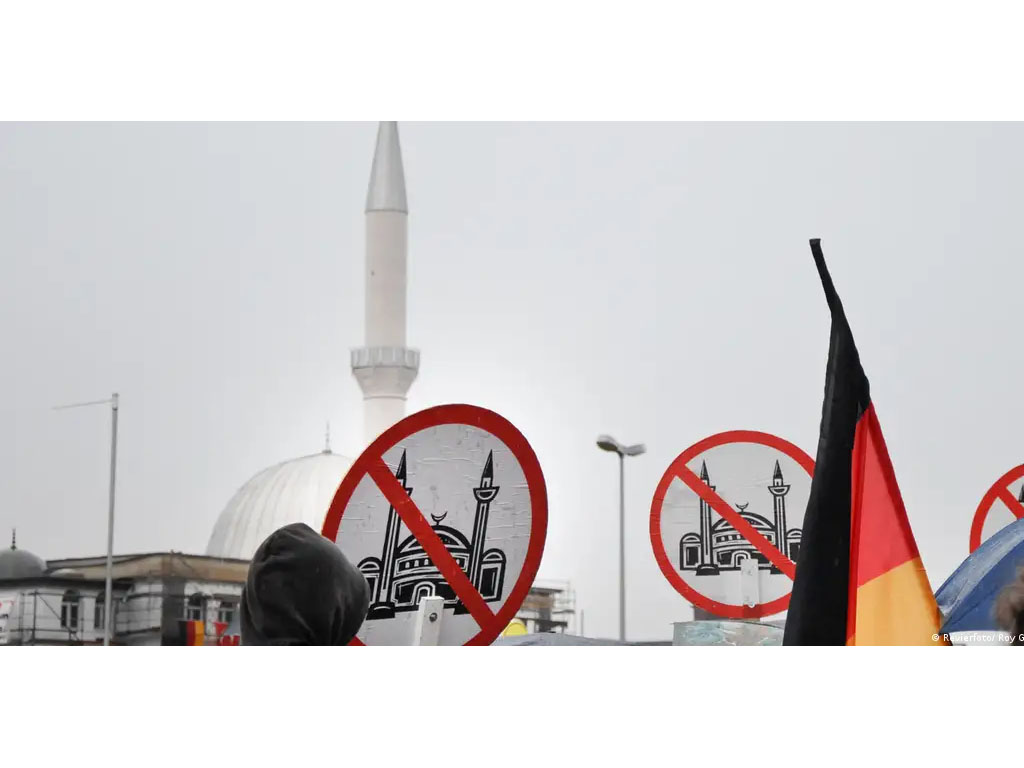 protes pembangunan masjid di jerman