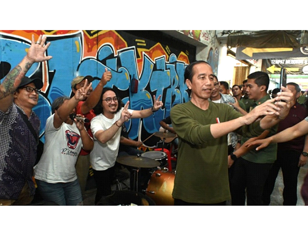 jokowi selfie di malioboro