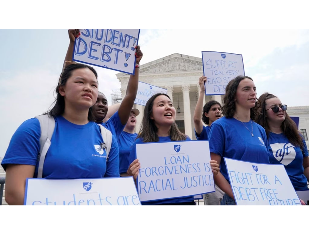 warga as demo dukung rencana biden hapus utang mahasiswa