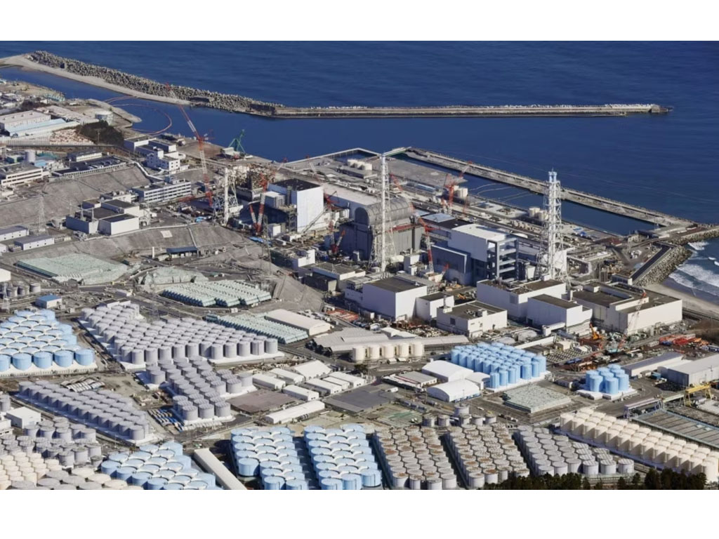 Tangki penyimpanan untuk air olahan di PLTN Fukushima