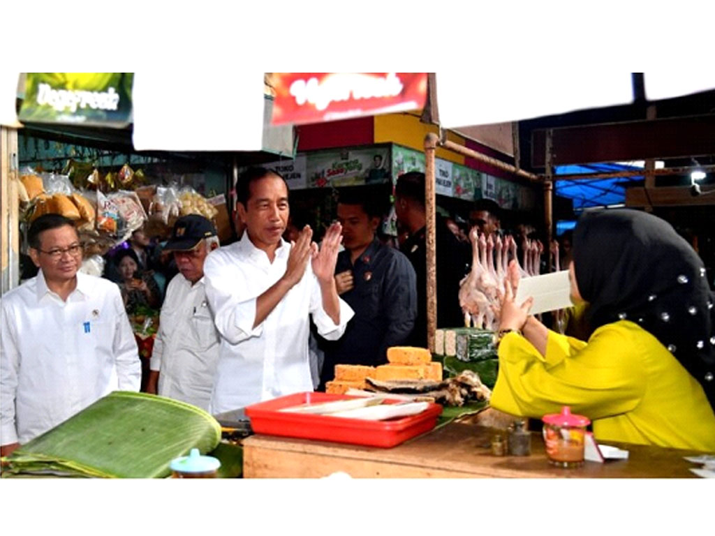 jokowi di pasar cihapit bandung