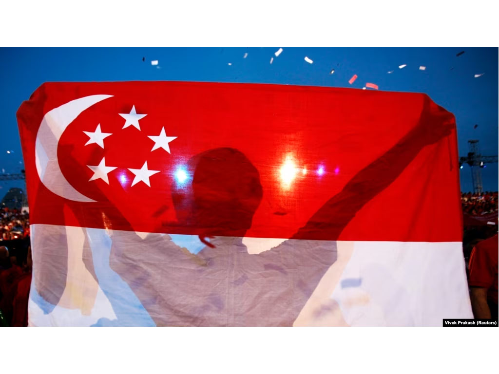 bendera singapura