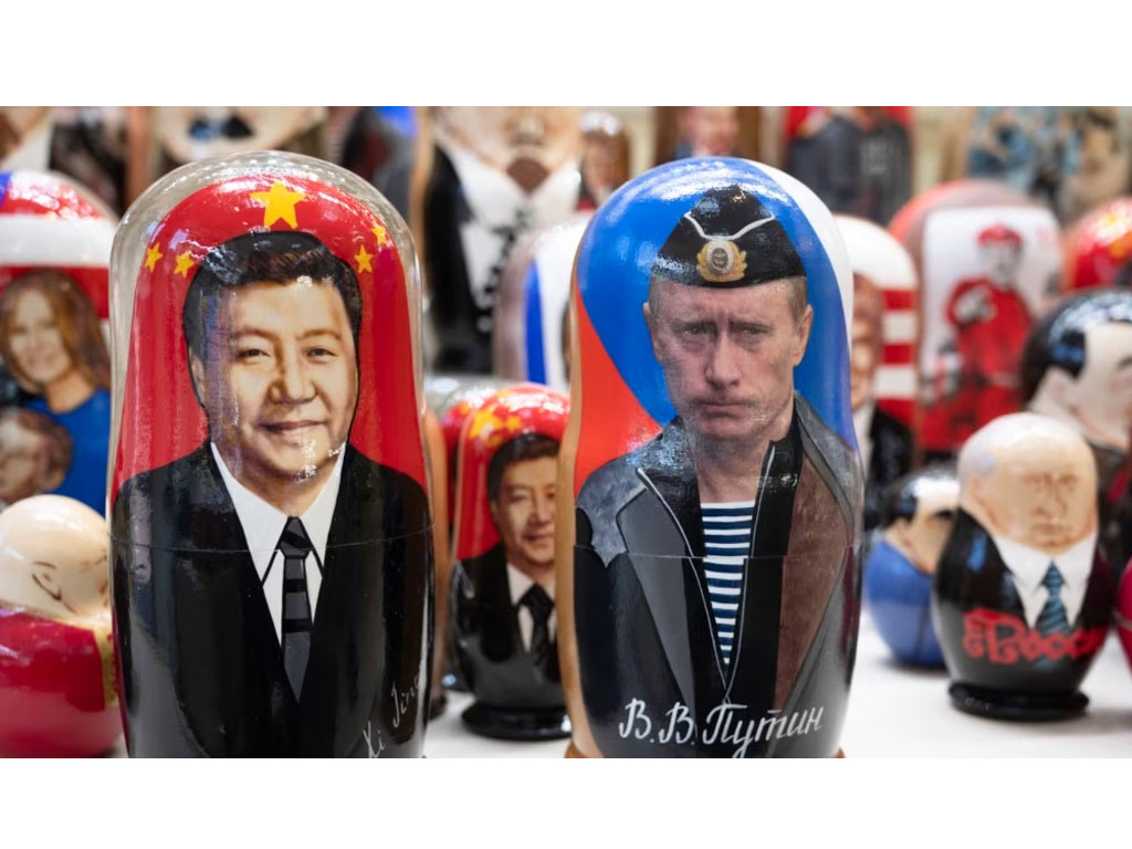 Boneka tradisional Rusia,matryoshka
