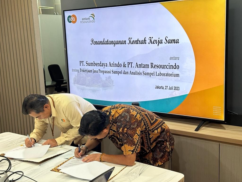 Penandatanganan Kontrak Kerja Sama PT Antam Resourcindo dan PT Sumberdaya Arindo