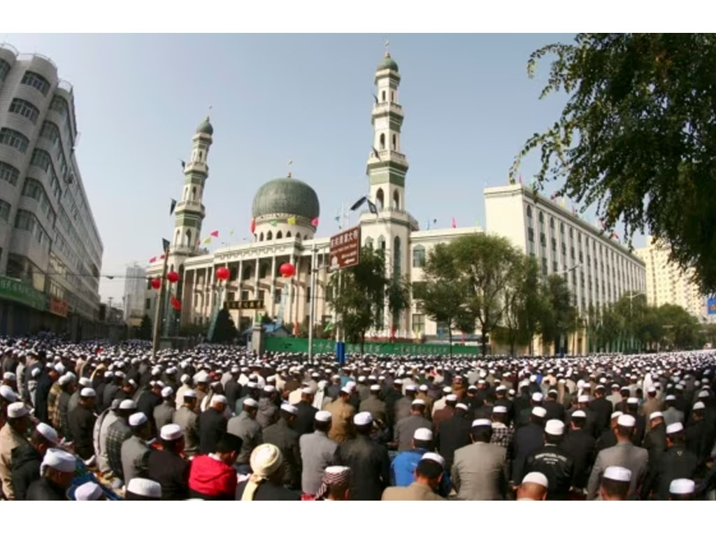 Umat Islam ci China salat Id di Masjid Dongguan