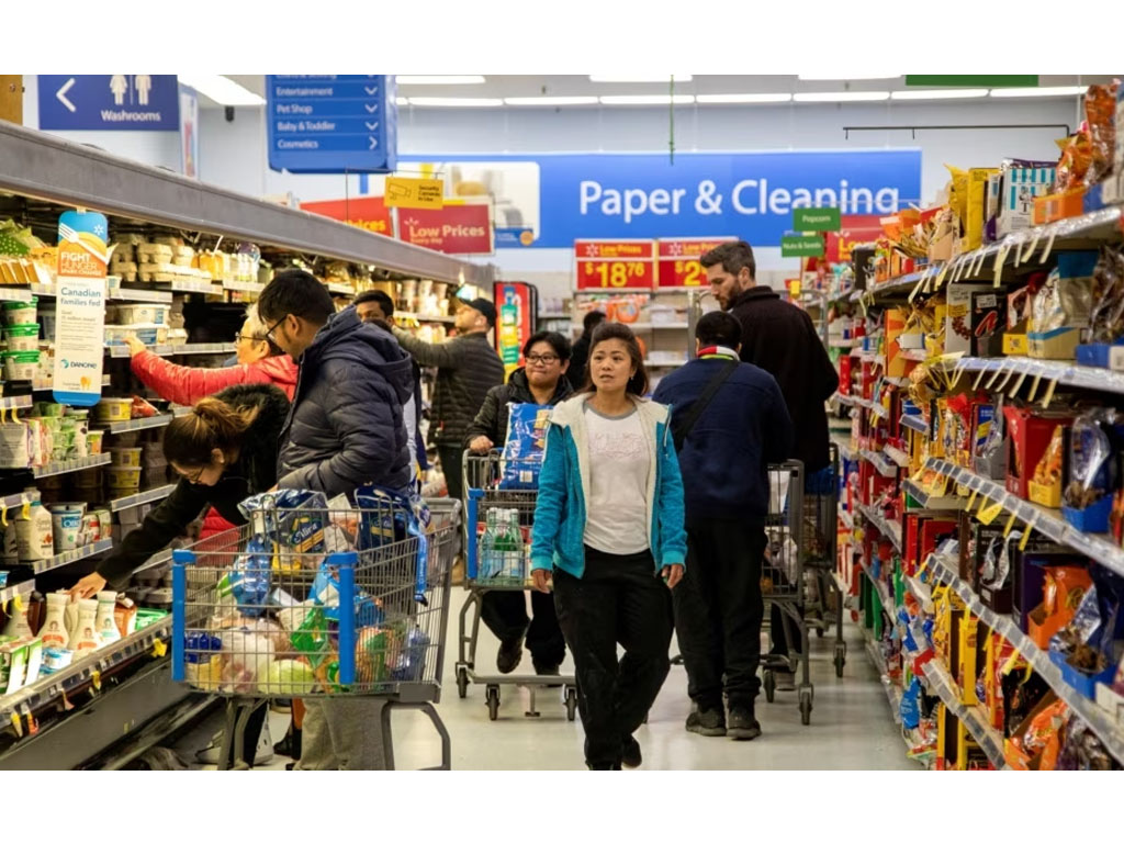 warga belanja di wallmart toronto