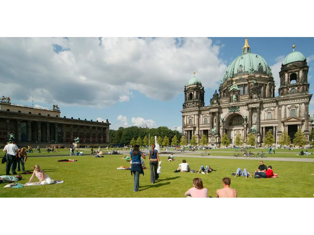 Kawasan Taman Lustgarten di Berlin