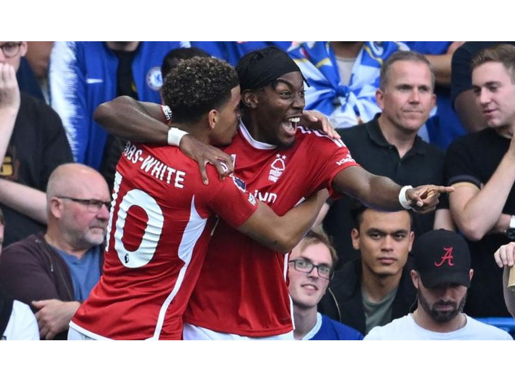 gol nottingham ke gawang chelsea