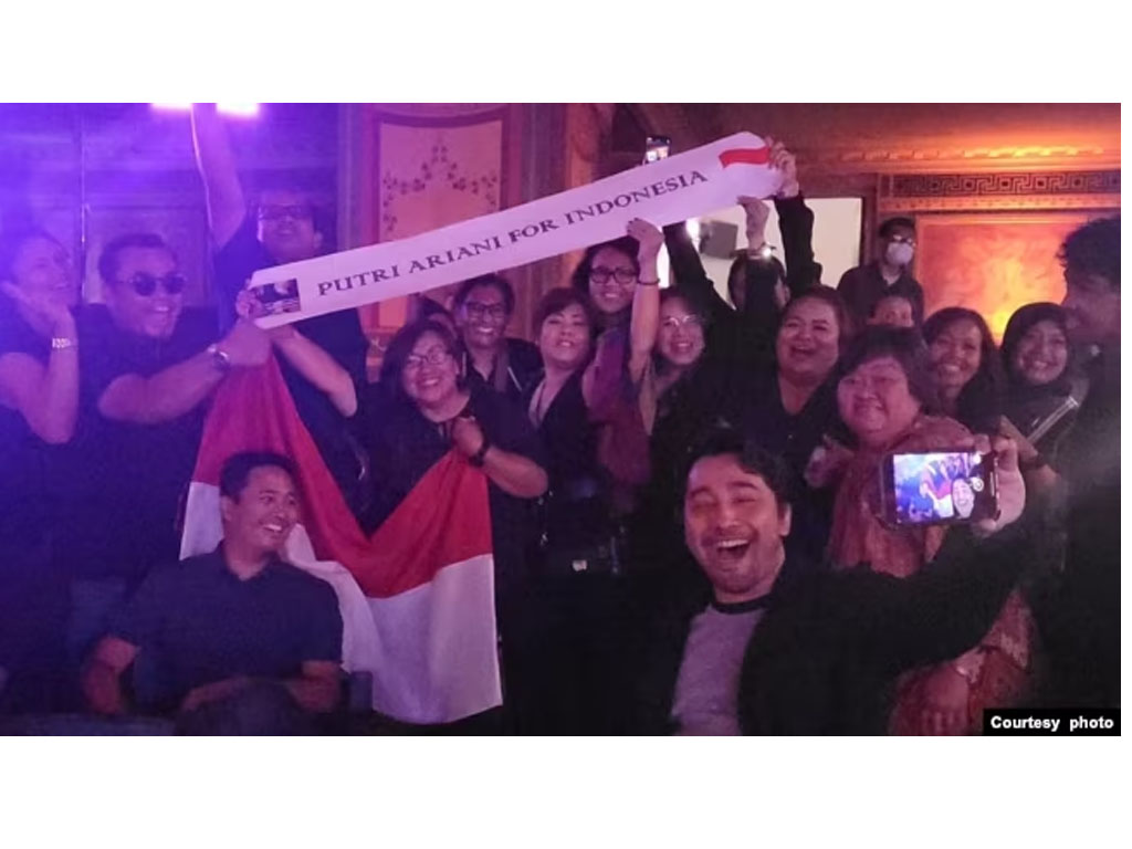 wn indonesia menoton putri