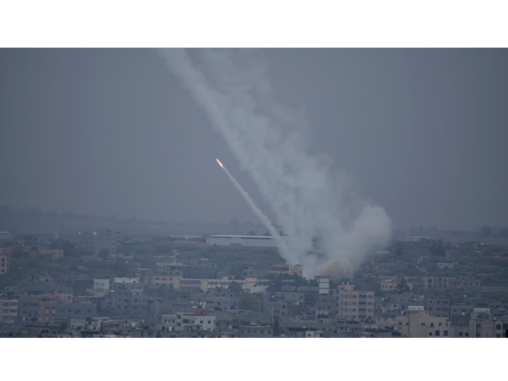 roket ditembakkan ke israel