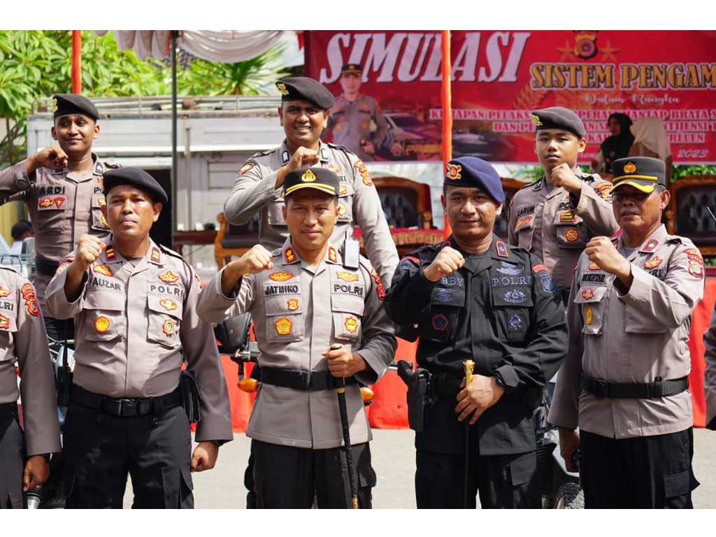 simulasi atasi kericuhan pemilu brimob aceh1