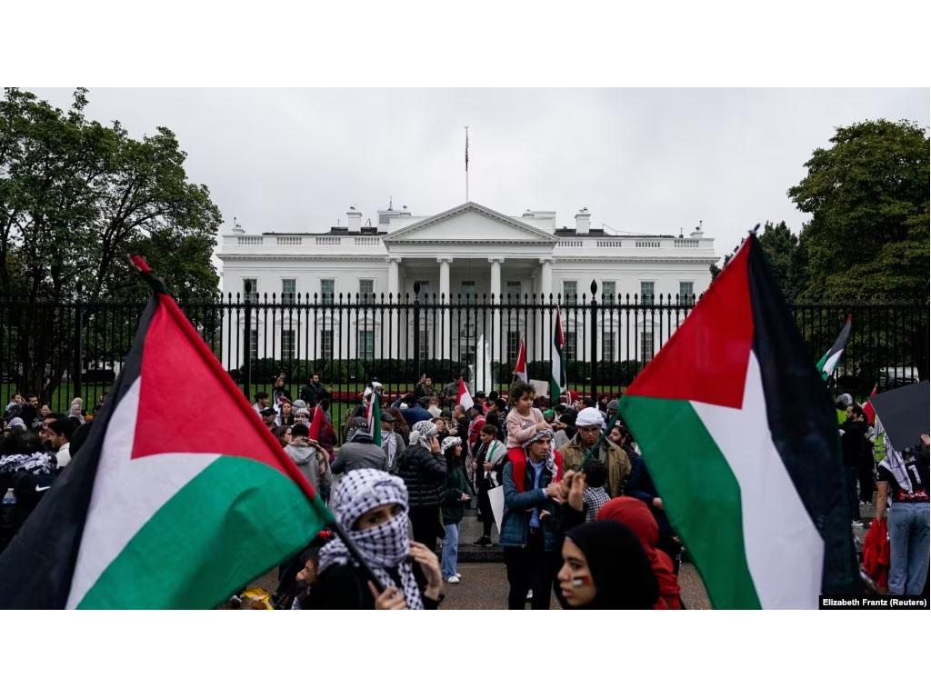 Pendukung Palestina berdemo dekat Gedung Putih