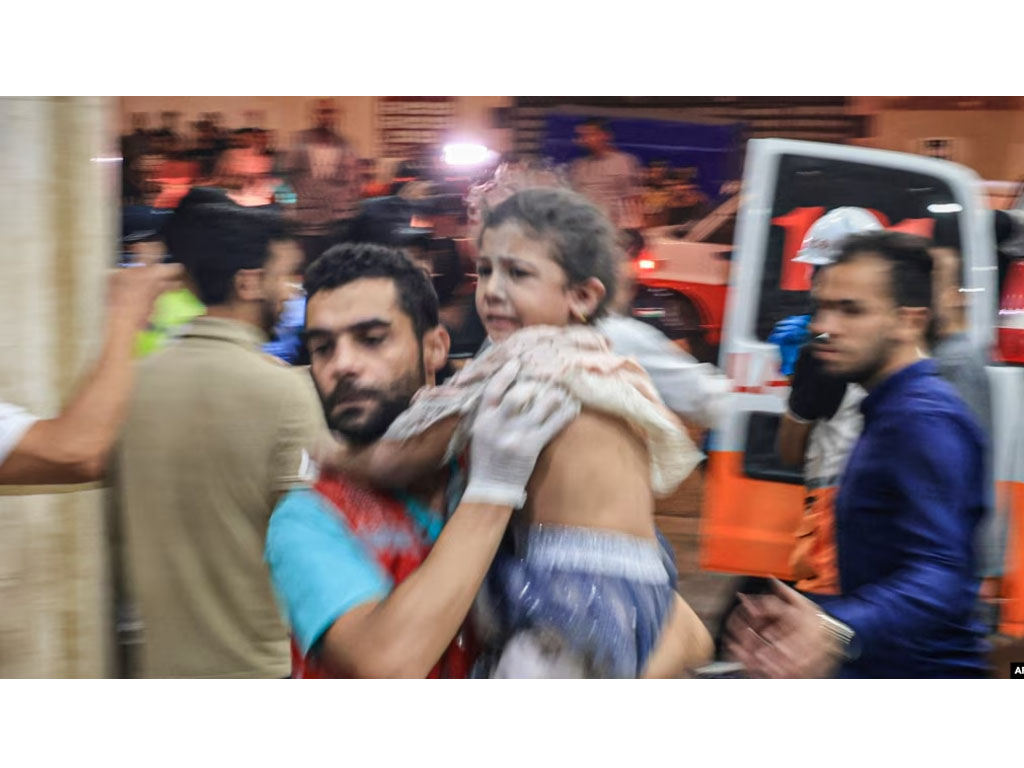 seorang anak permpuan palestina terluka