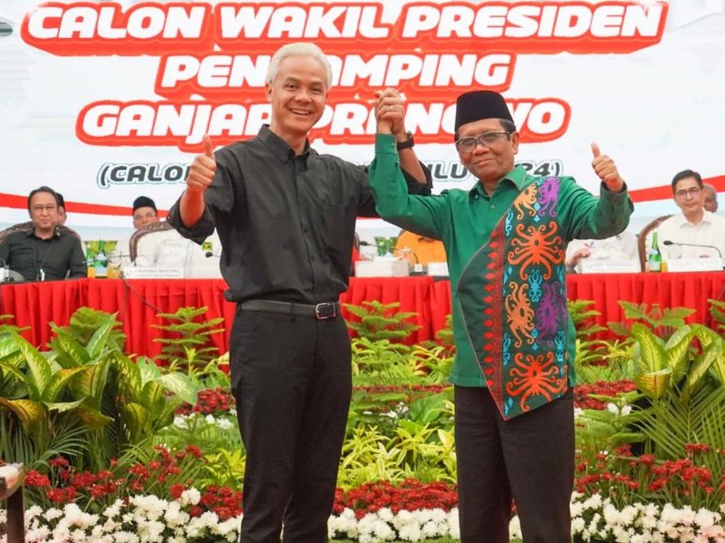 Ganjar Pranowo dan Mahfud MD