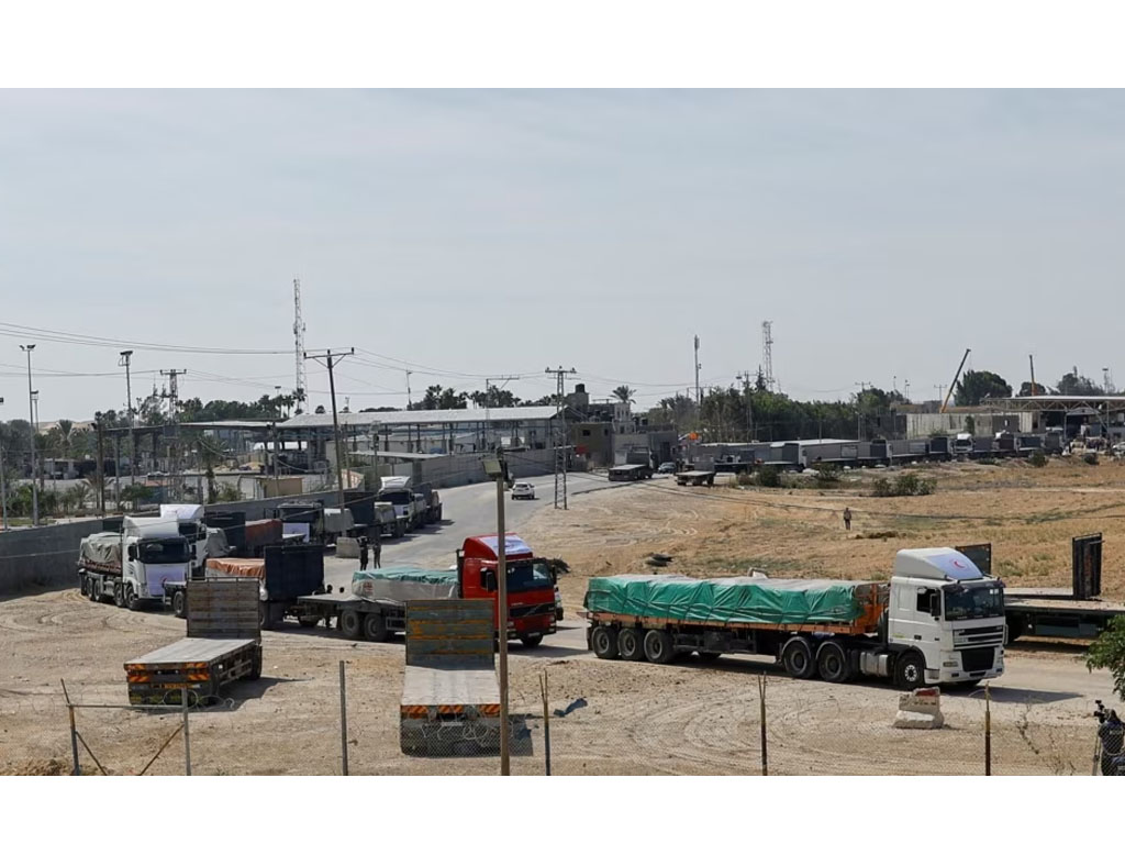 truk bawa bantuan ke gaza