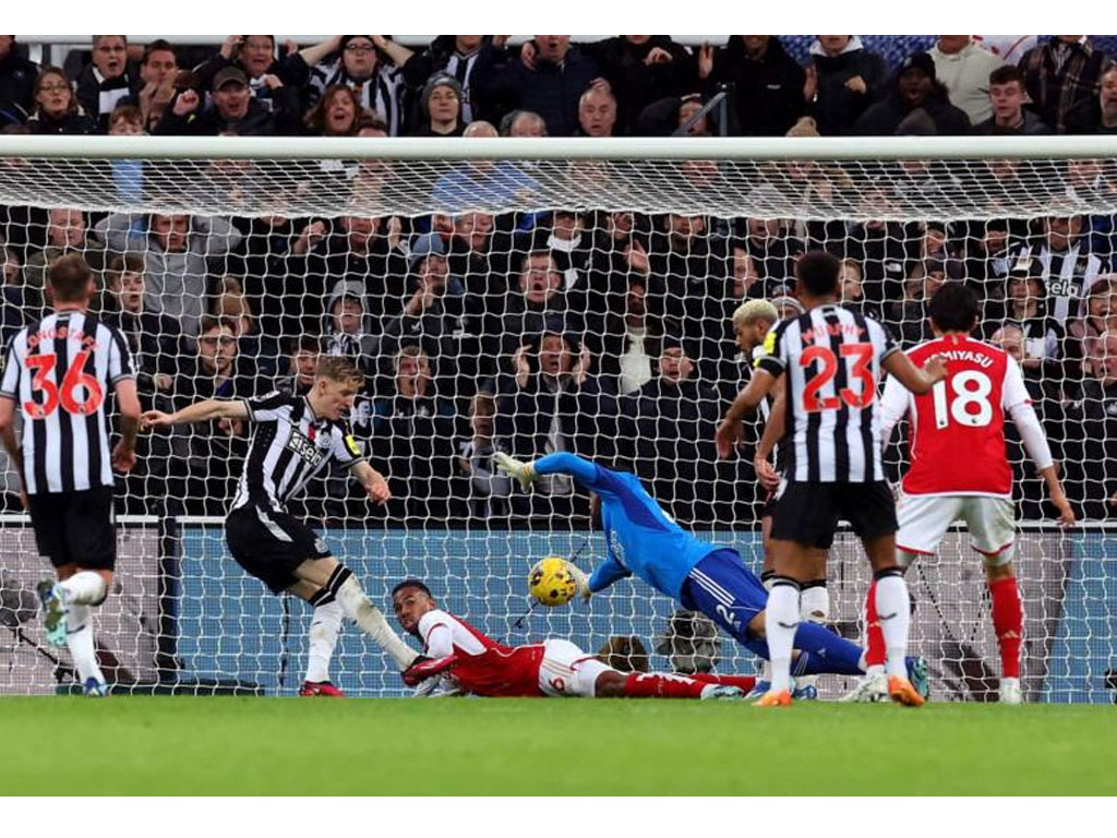gol newcastle ke gawang arsenal
