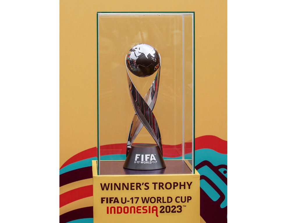 Trofi Piala Dunia U-17 FIFA