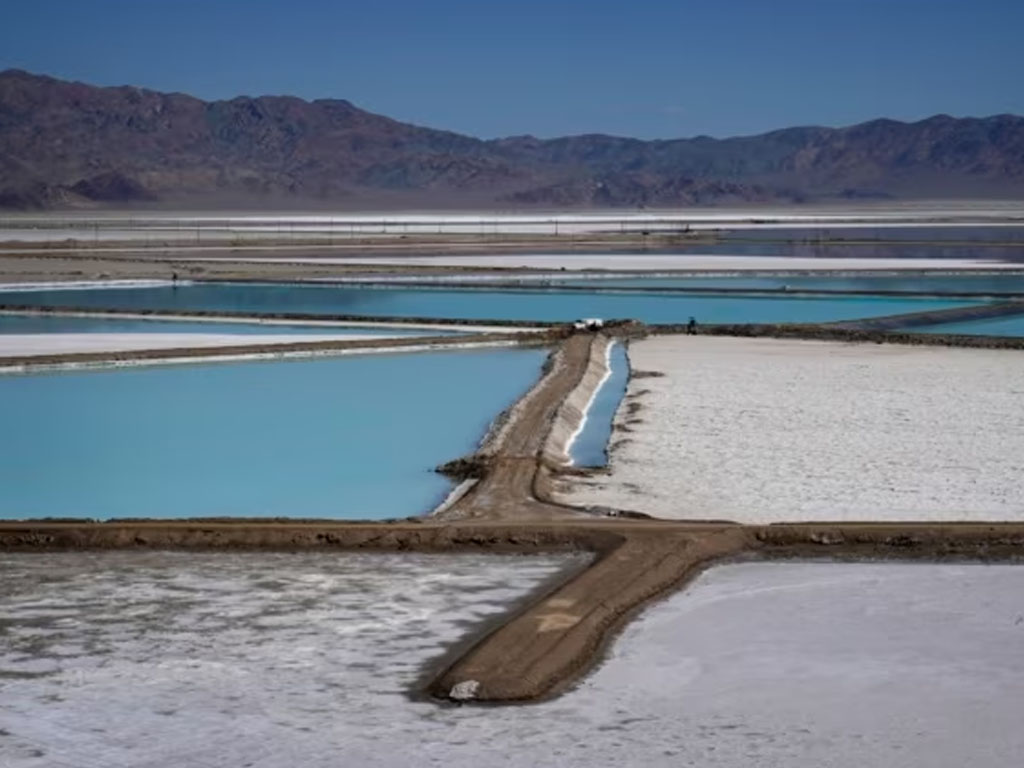 kolam penguapan air garam di nevada