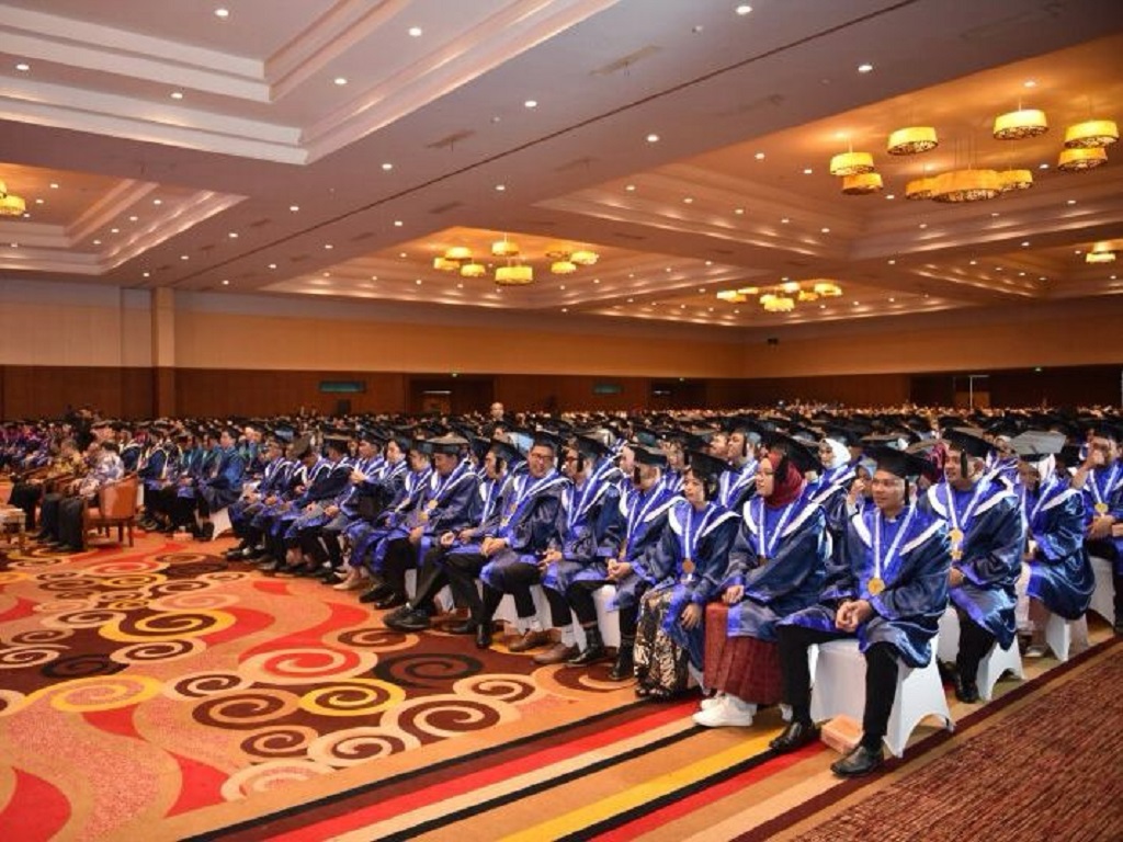 Wisuda PLN