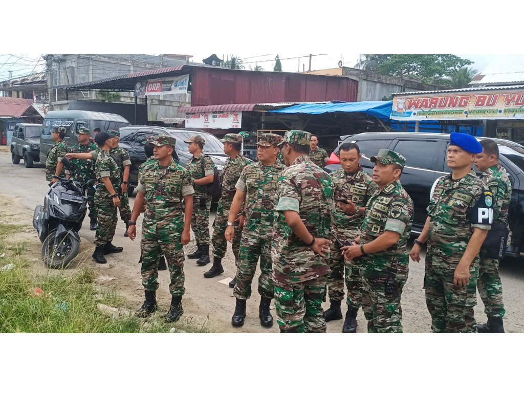 danrem lw tinjau pos banjir1