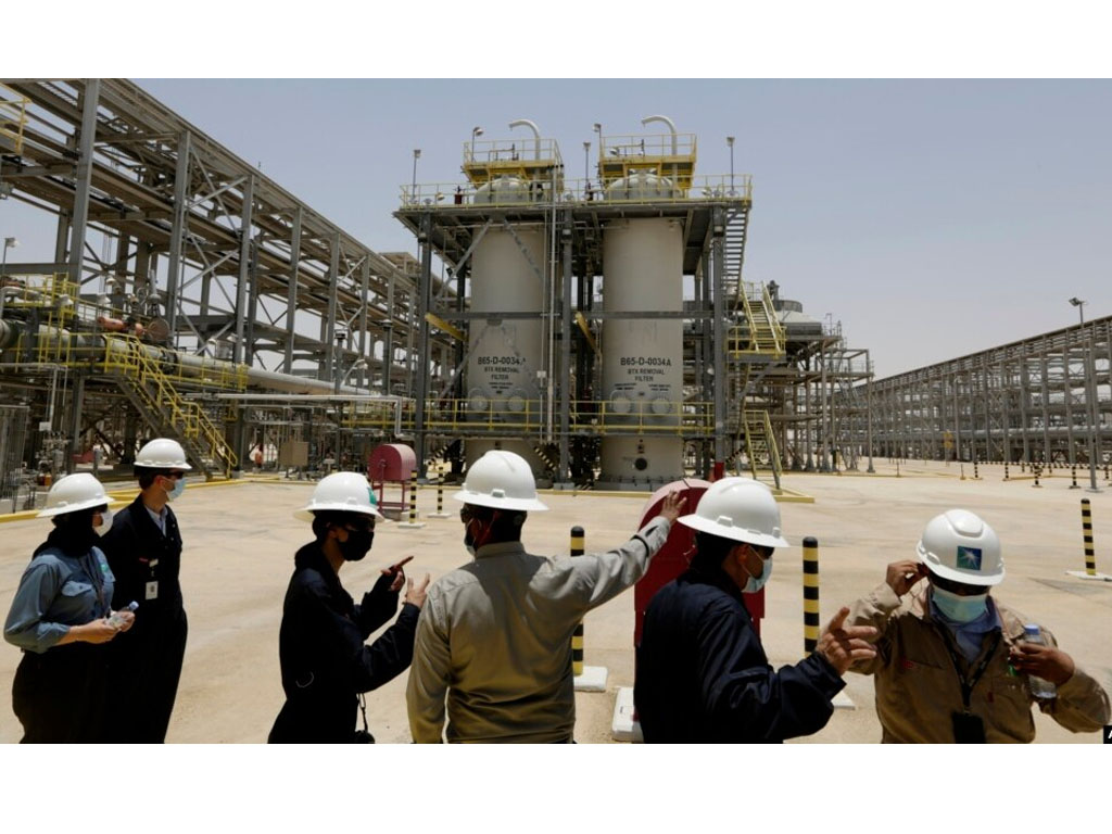 Insinyur dan jurnalis Saudi di Aramco