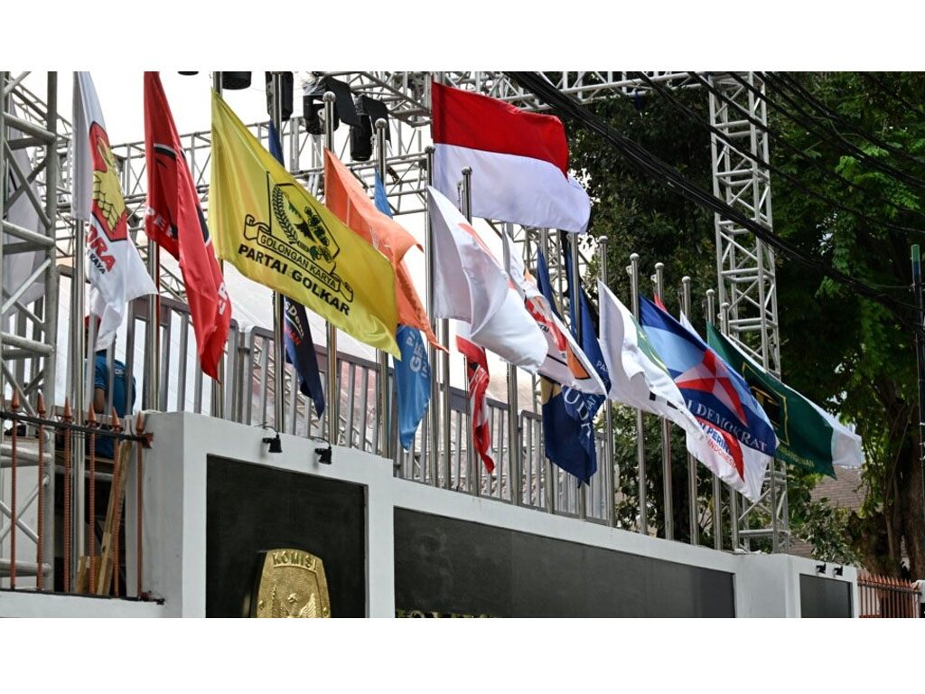 bendera partai di KPU