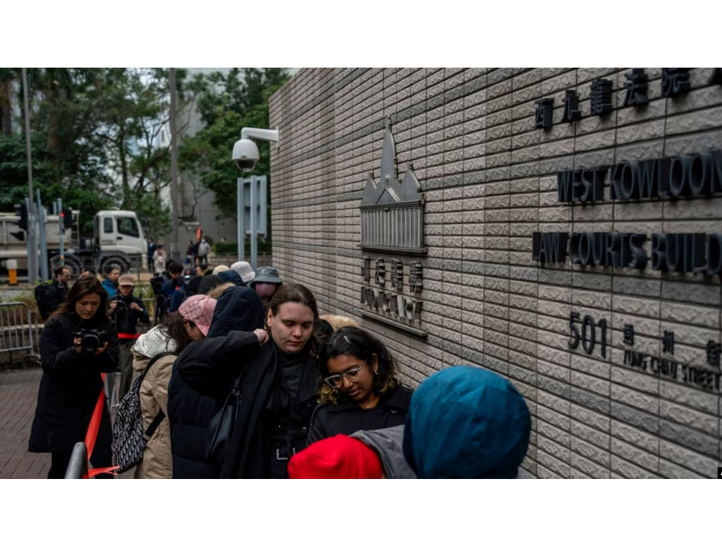 warga di pengadilan hong kong