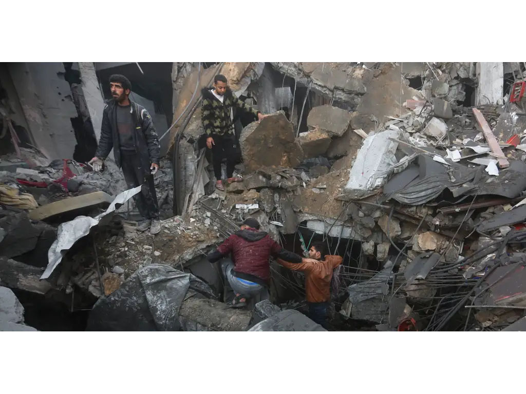 warga gaza di reruntuhan bangunan