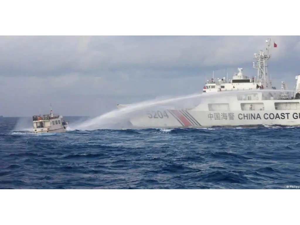 kapal china halangi kapal filipina