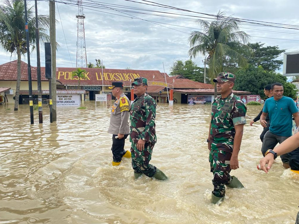 danrem lw tinjau banjir1