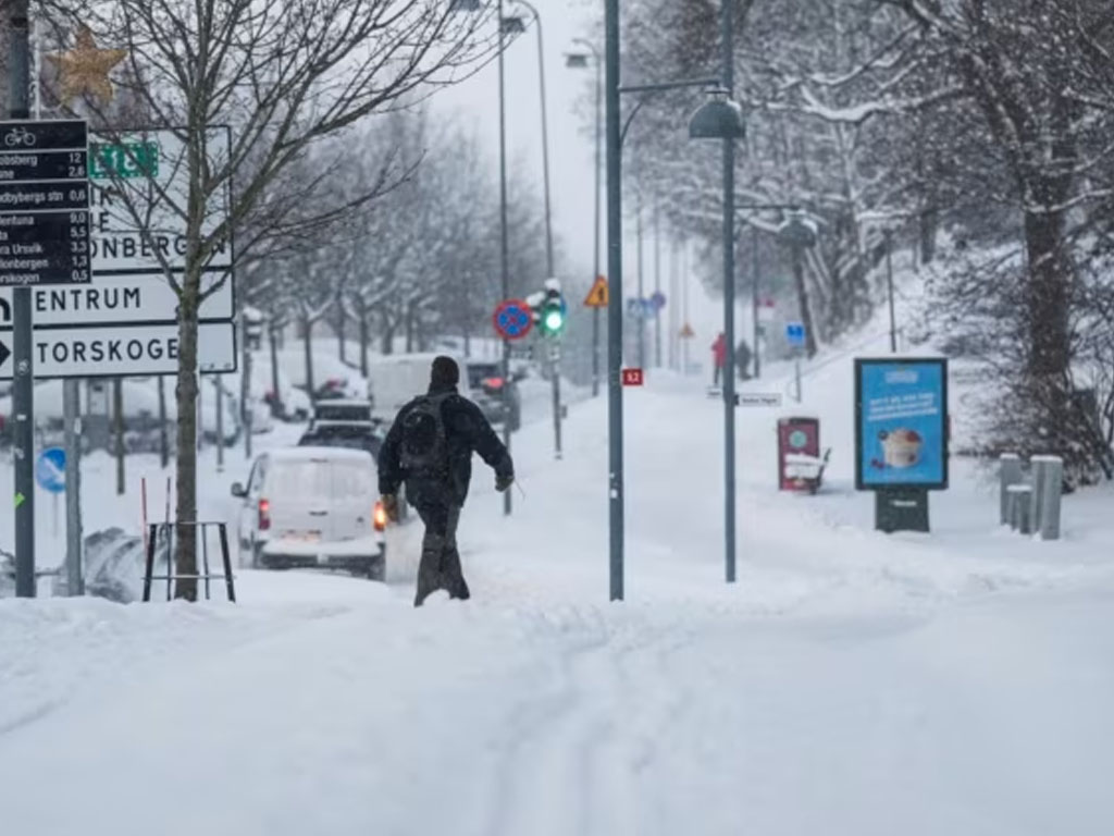 hujan salju di Sundbyberg