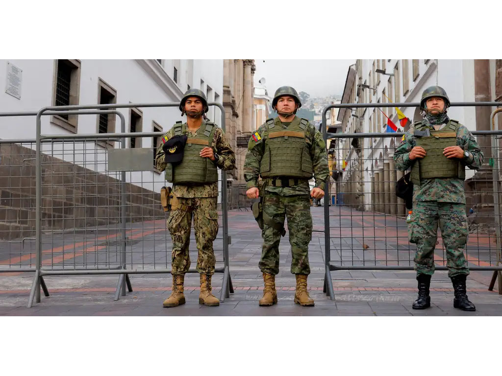 tentara di istana presiden equador