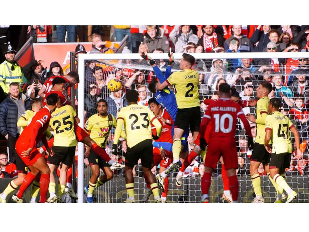 gol liverpool ke gawang Burnley