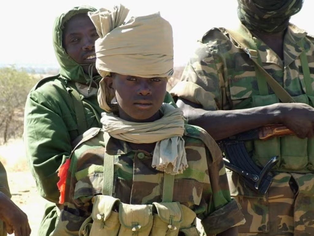 Seorang tentara anak-anak tentara Chad