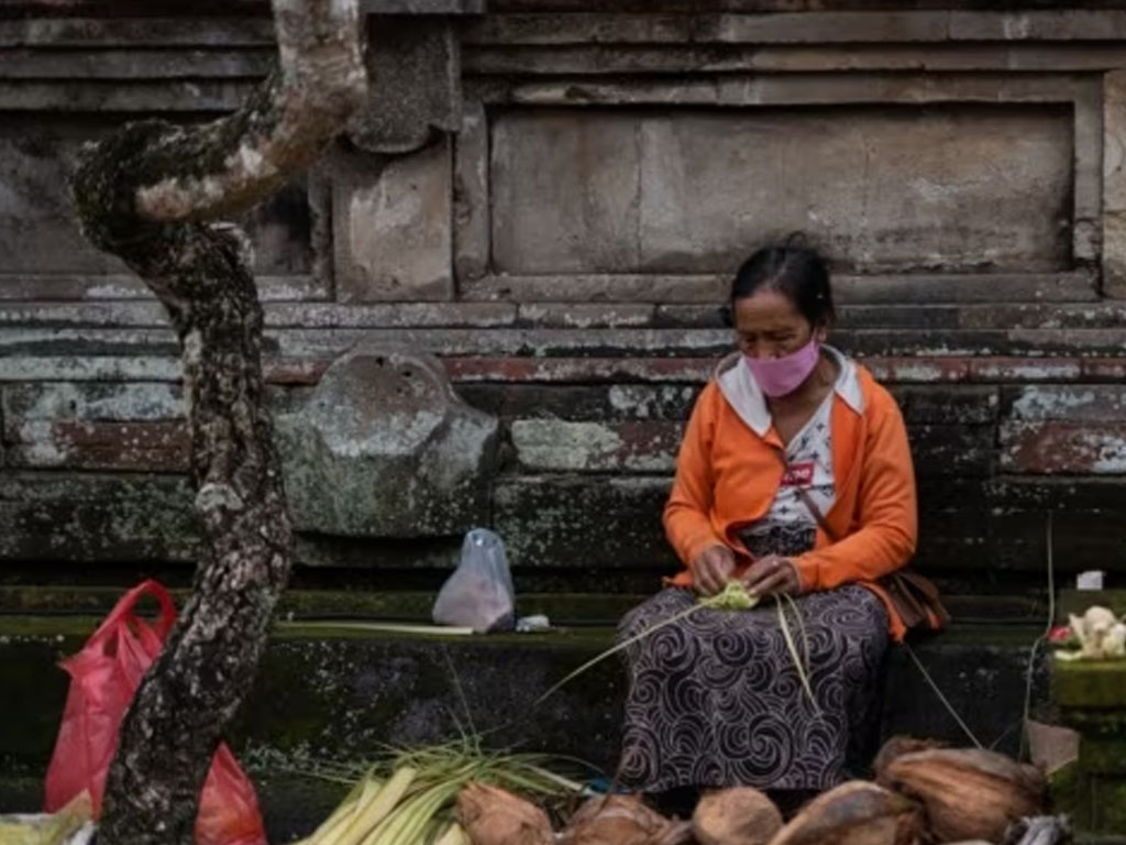 penjual janur di bali