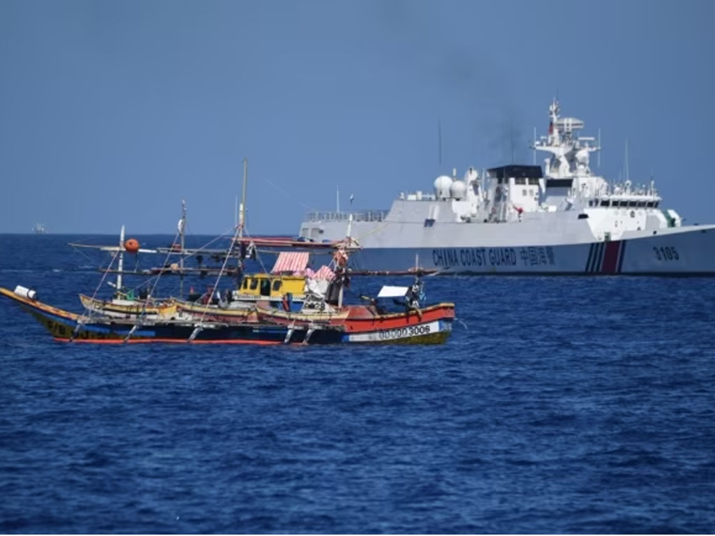 kapal nelayan filipina dan kapal china