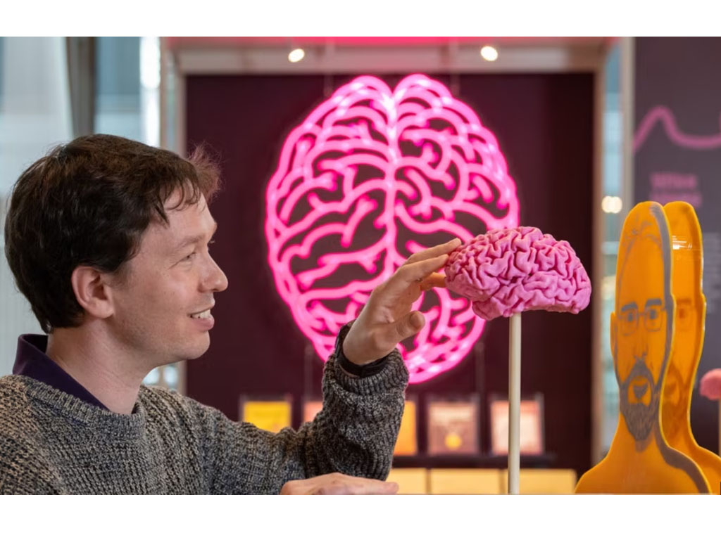 pameran otak di london