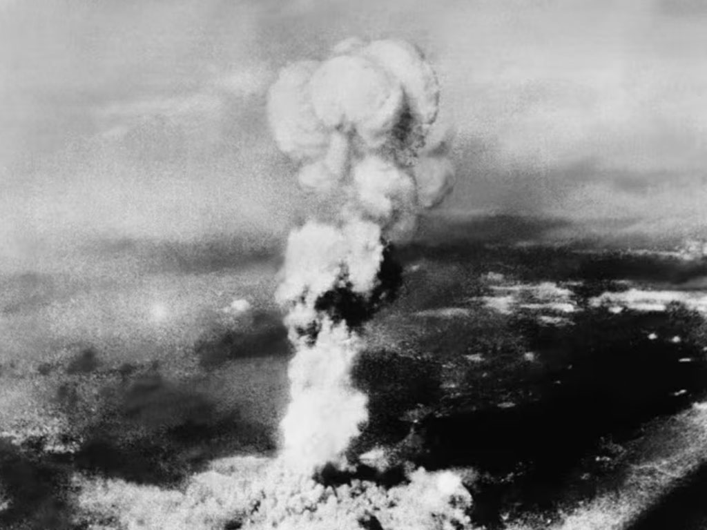 ledakan bom atom di hiroshima