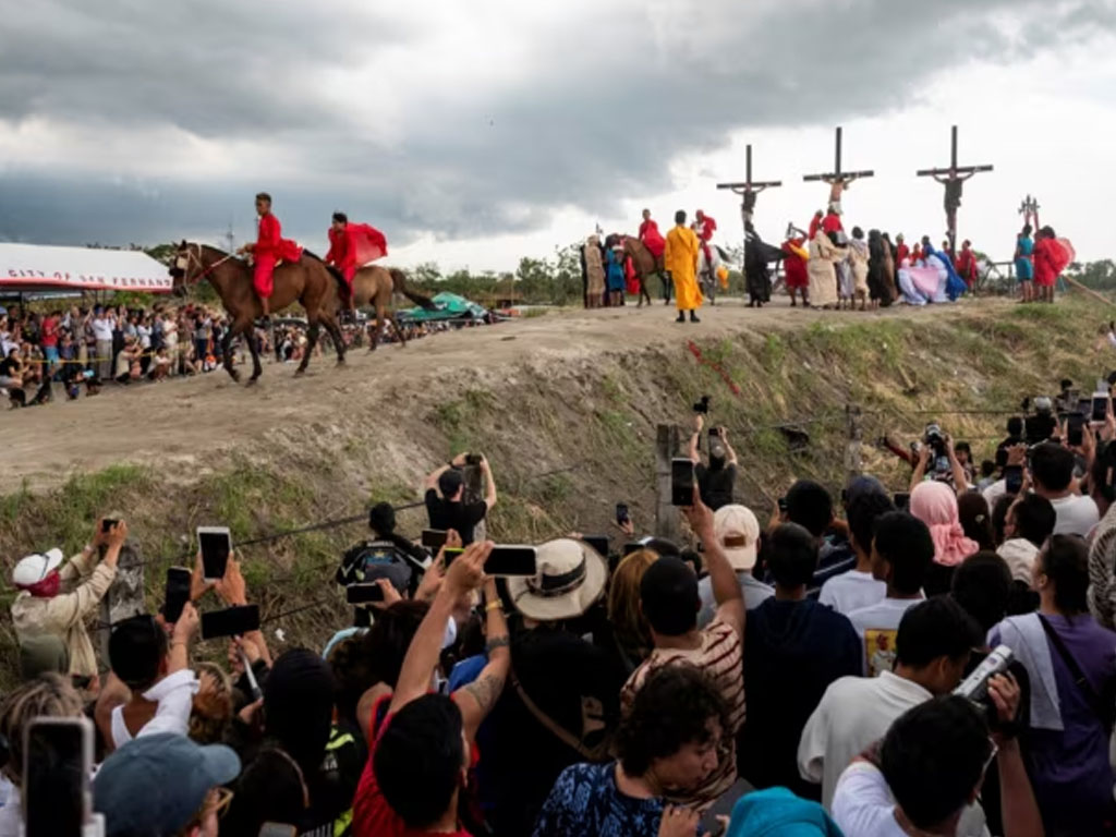peragaan penyaliban Yesus di Filipina