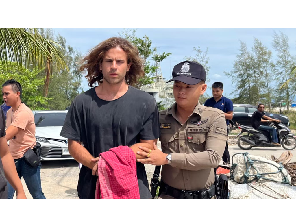 polisi Thailand mengawal Daniel Sancho Bronchalo