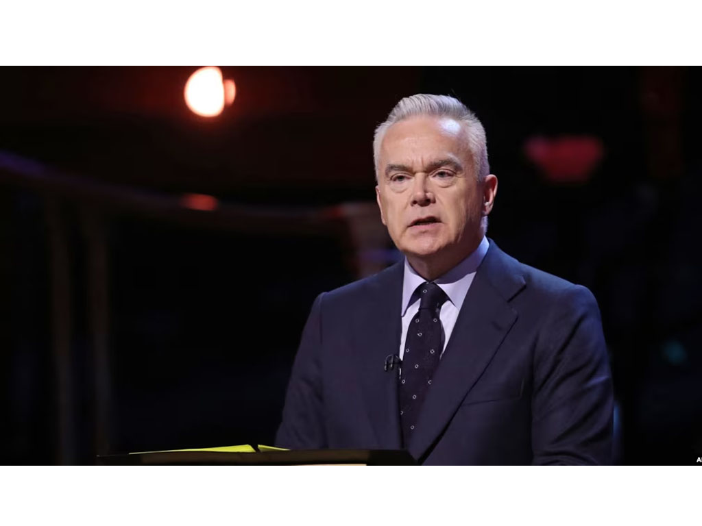 Pembaca berita BBC Huw Edwards