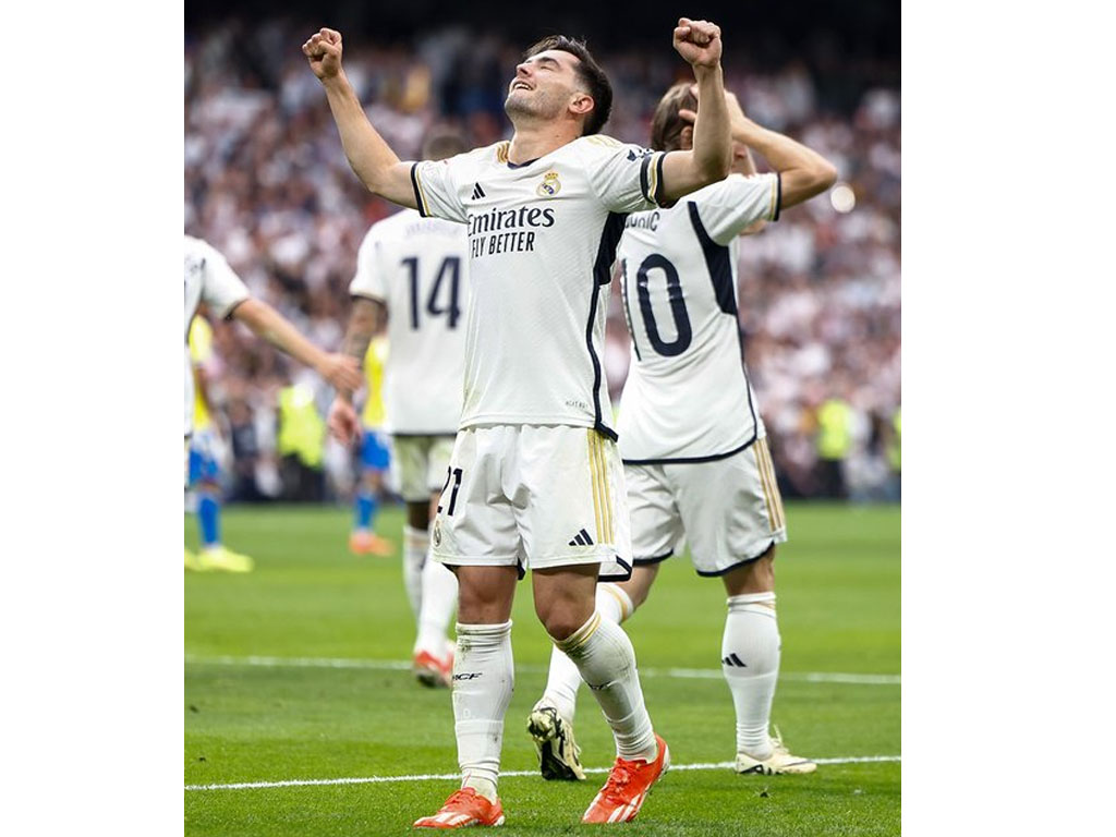 pemain madrid rayakan gol